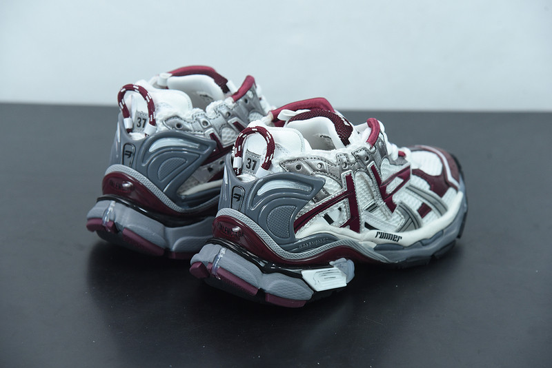 Ba*len*cia*ga runner sneaker