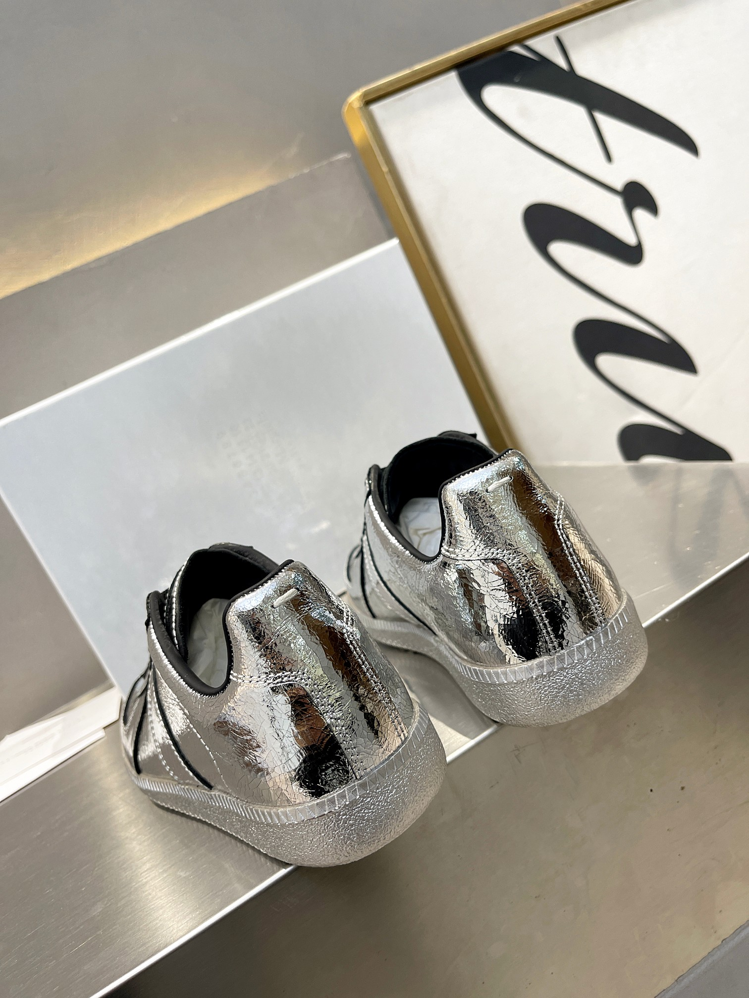 ma*s*n Ma*i*la sneaker