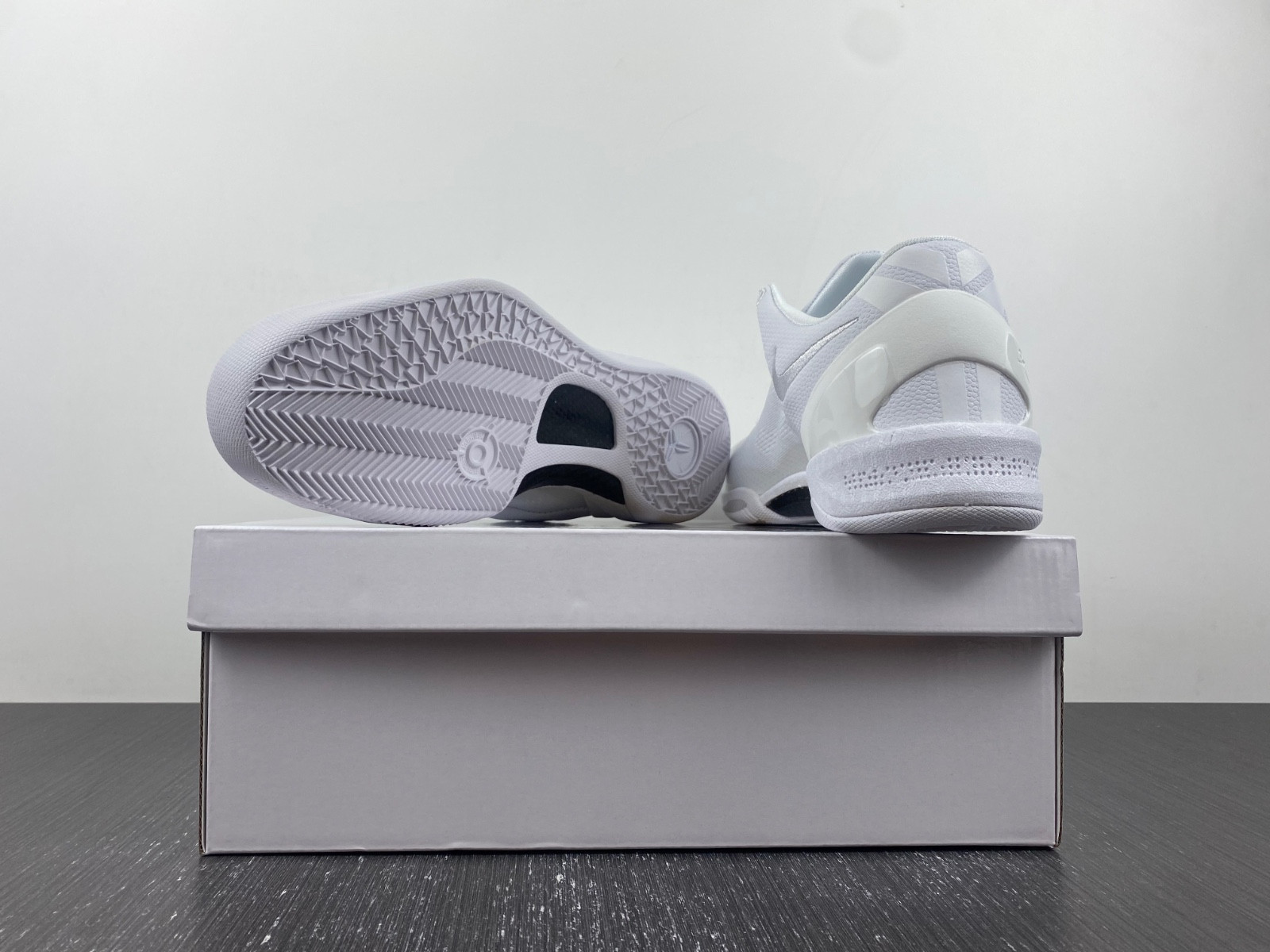 nike kobe 8 protro triple white fj9364-100