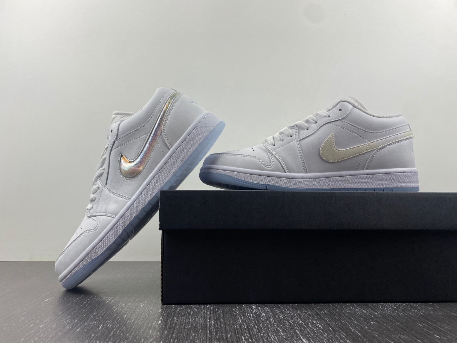 air jordan 1 low gs glitter swh fq9112-100