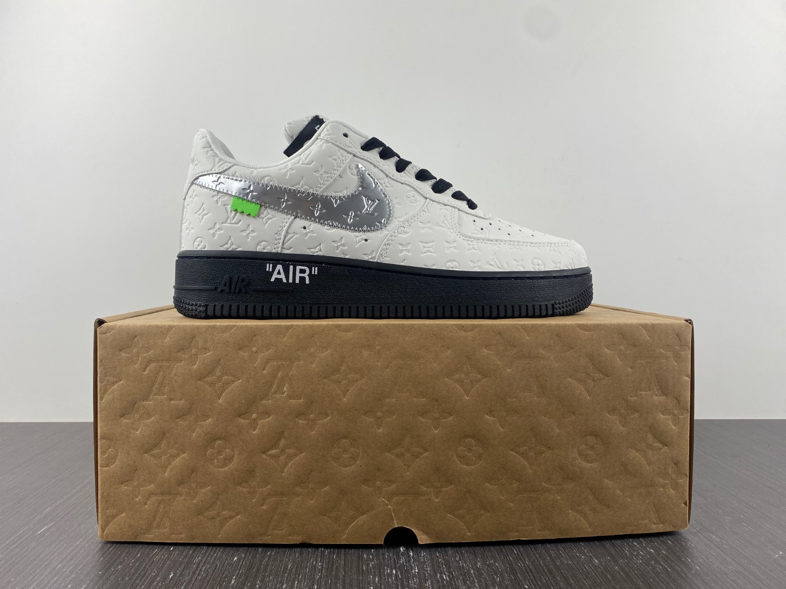 lvt x nike air force1