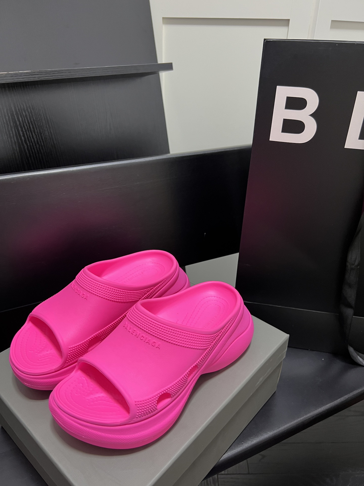 Balenciaga sLIDE