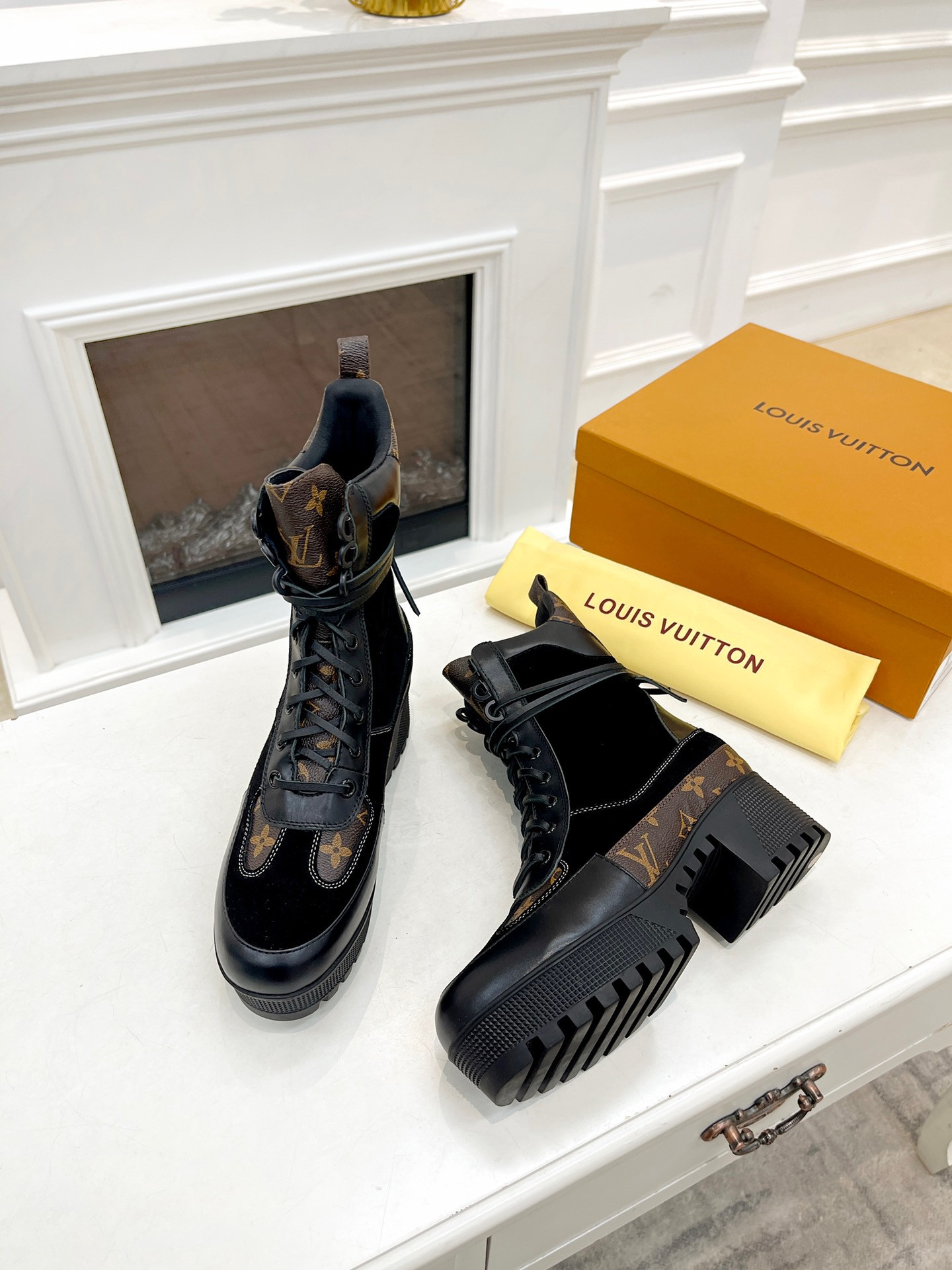 LVT BOOTS