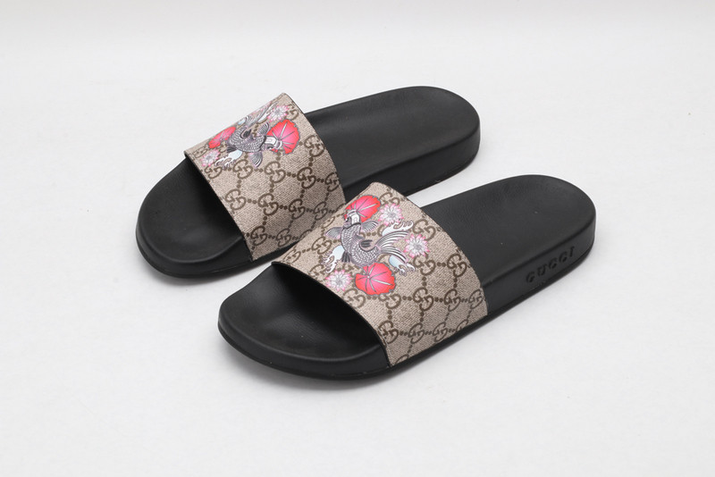 g*u*i sandals