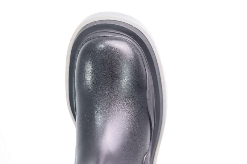 Bo*te*ga ve*ne*ta sneaker