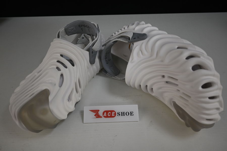 Cr*0*s pollex clog by salehe bembury spackle almost white