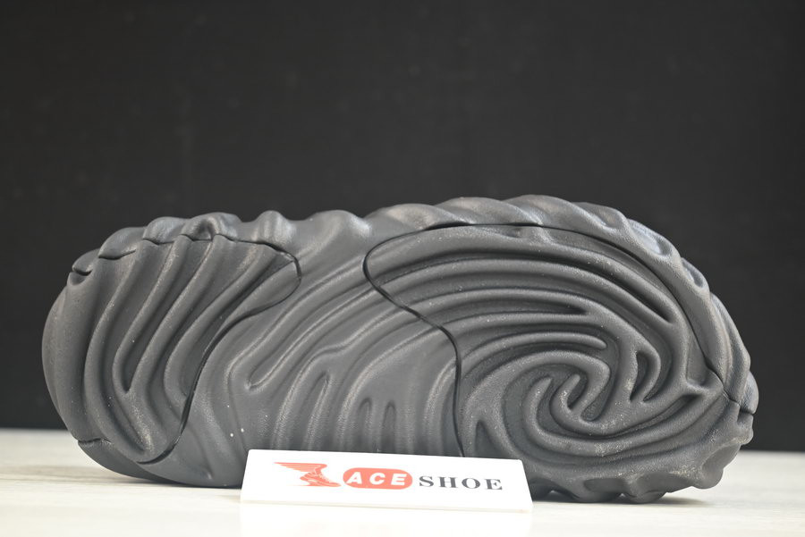 Cr*0*s pollex clog by salehe bembury black