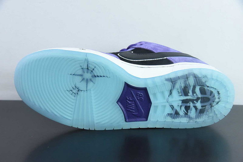 Hayley Wilson x Nike SB Dunk Low HJ0513-500