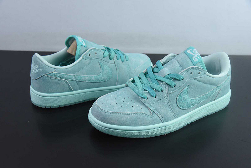 Air Jordan 1 Retro Low OG 