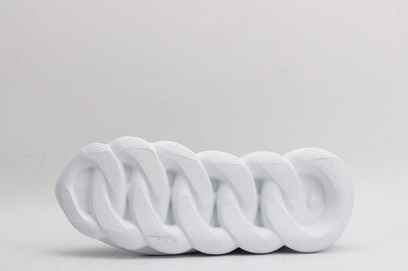 vs chain reaction sneakers