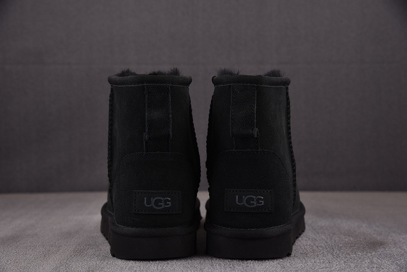 UGG