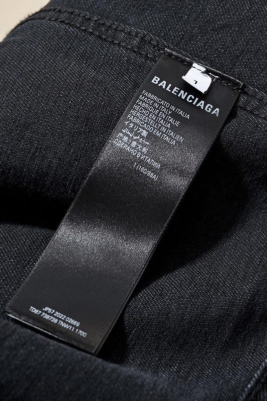 Ba*len*cia*ga clothes