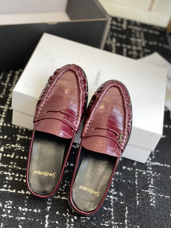 SAINT LAURENT Sneaker