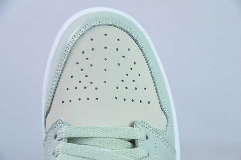 Air Jordan 1 Low SE Seafoam HF4078-100