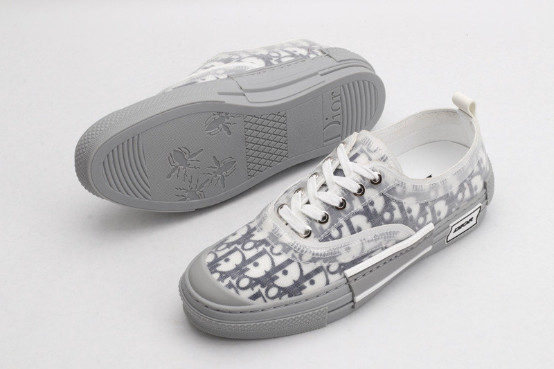 DIO* X CONVERSE SNEAKER