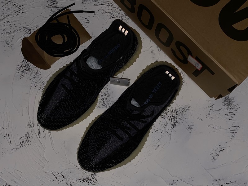 ad*s Y**zy boost 350 v2 asriel