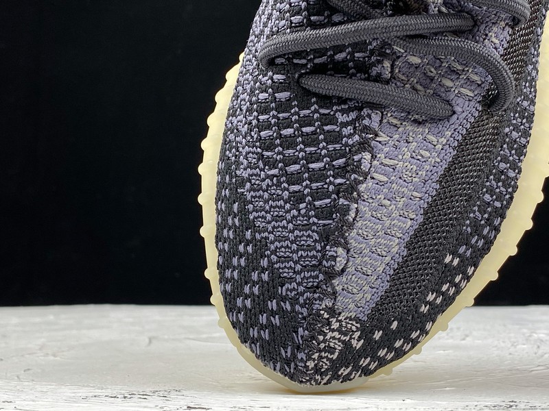 ad*s Y**zy boost 350 v2 asriel
