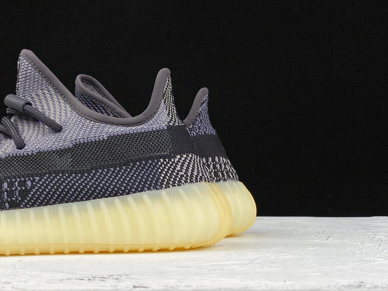 ad*s Y**zy boost 350 v2 asriel