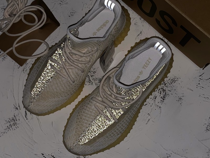 ad*s Y**zy boost 350 v2 natural