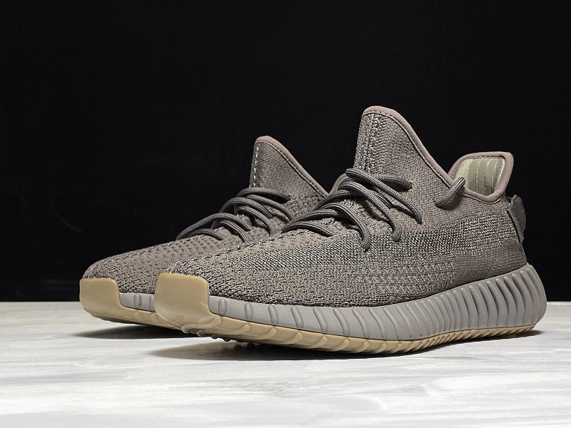 ad*s Y**zy boost 350 v2 cinder reflective