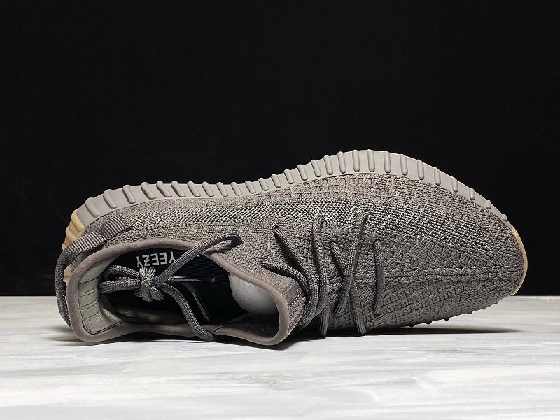 ad*s Y**zy boost 350 v2 cinder reflective