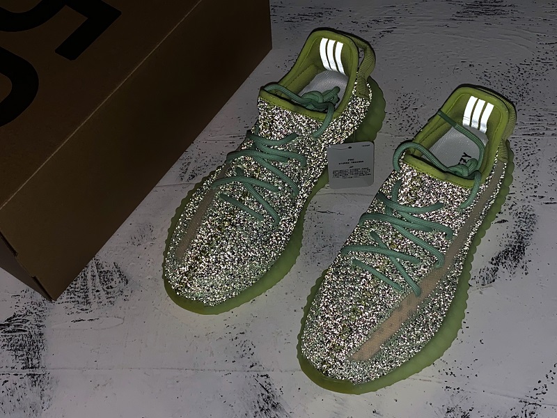 ad*s Y**zy boost 350 v2 yeezreel (reflective)