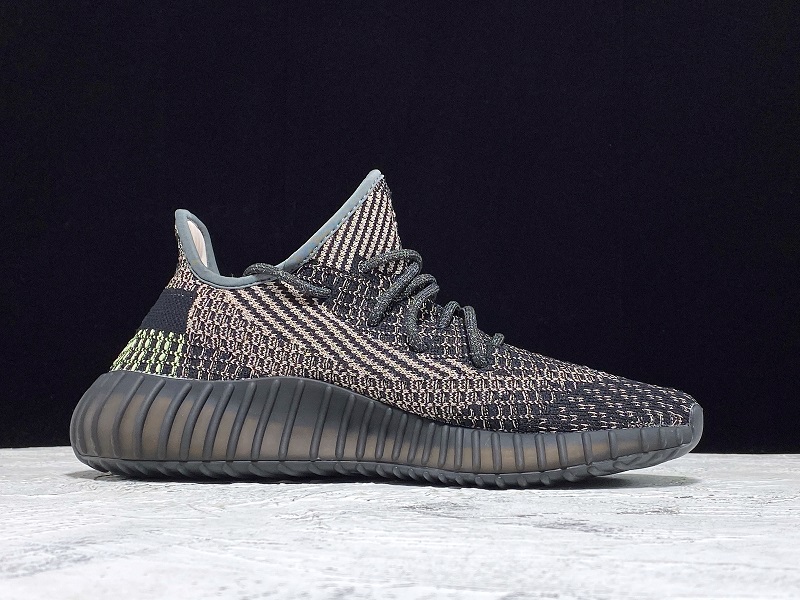 ad*s Y**zy boost 350 v2 yecheil (reflective)