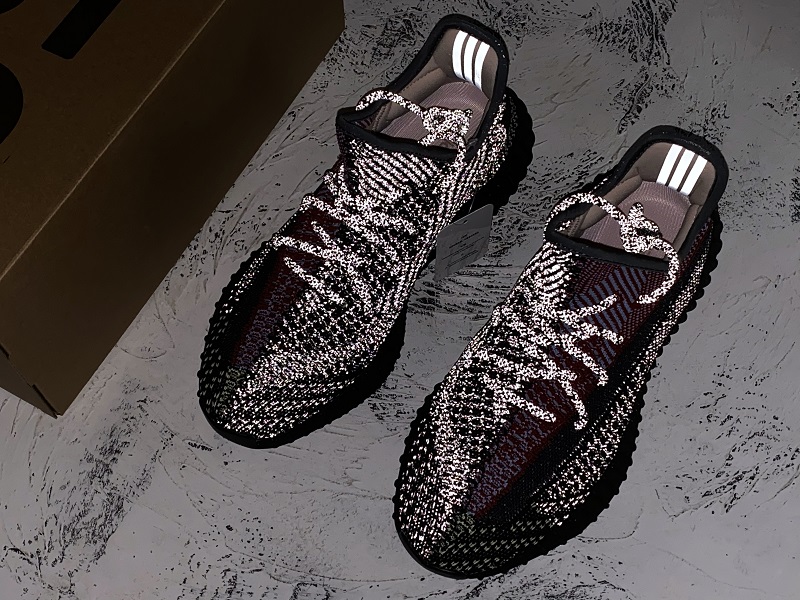 ad*s Y**zy boost 350 v2 yecheil (reflective)