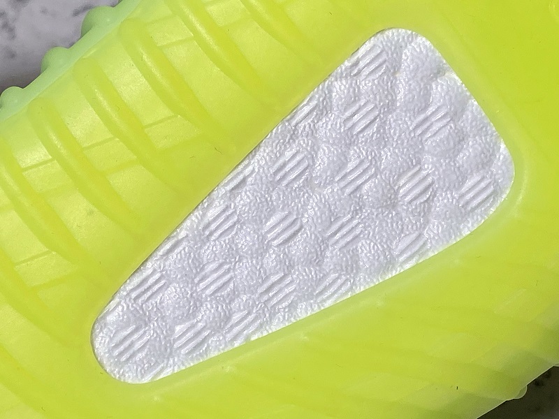 ad*s Y**zy boost 350 v2 yeezreel (non-reflective)