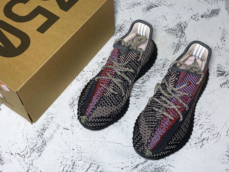 ad*s Y**zy boost 350 v2 yecheil (non-reflective)