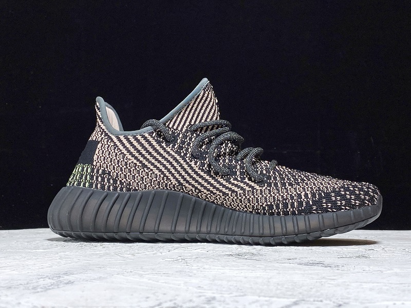 ad*s Y**zy boost 350 v2 yecheil (non-reflective)