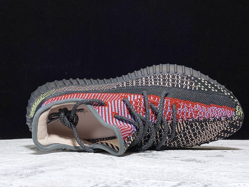 ad*s Y**zy boost 350 v2 yecheil (non-reflective)