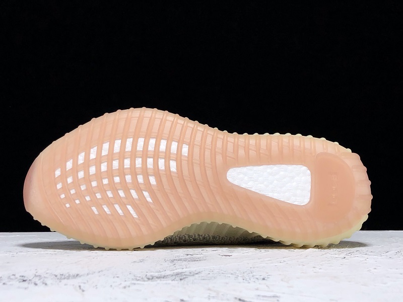 ad*s Y**zy boost 350 v2 citrin (reflective)