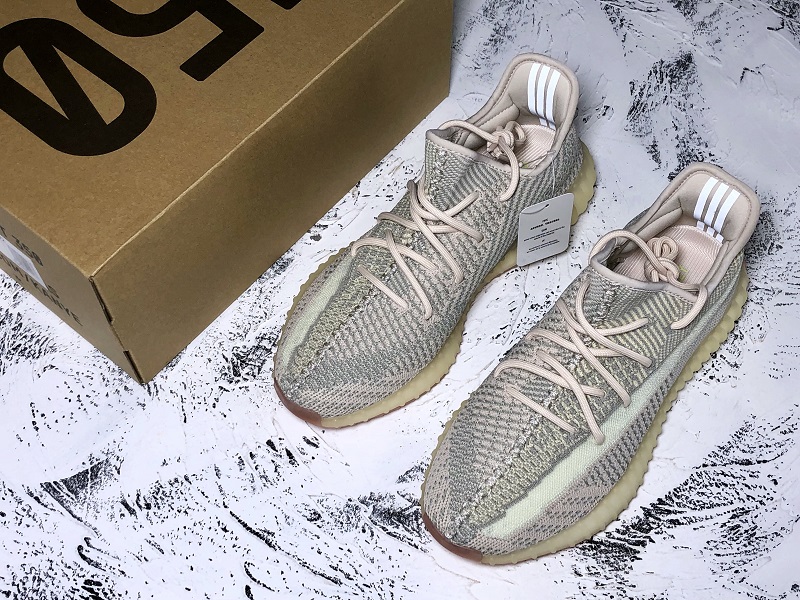 ad*s Y**zy boost 350 v2 citrin (non-reflective)