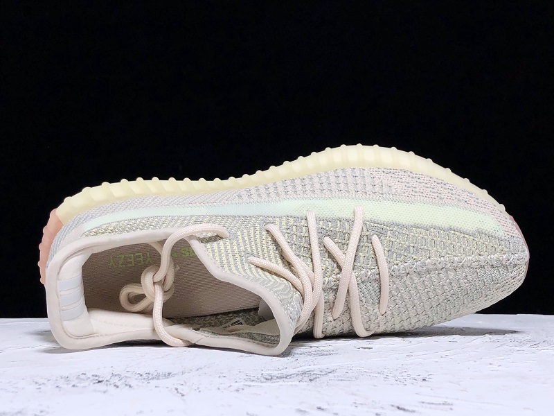 ad*s Y**zy boost 350 v2 citrin (non-reflective)