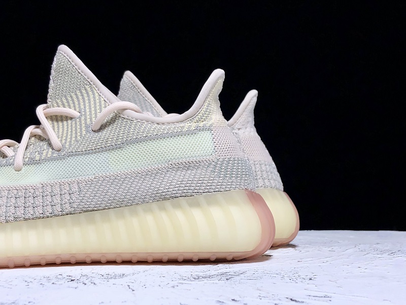 ad*s Y**zy boost 350 v2 citrin (non-reflective)