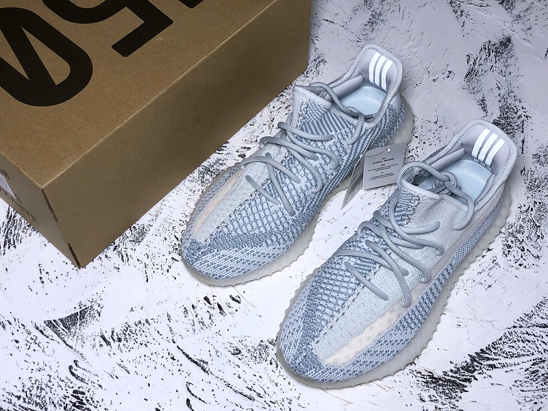 ad*s Y**zy boost 350 v2 cloud white (non-reflective)