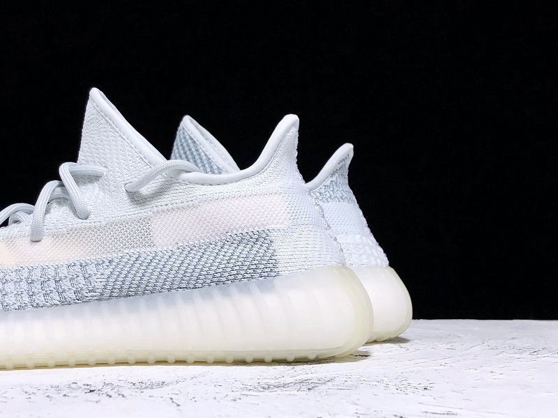 ad*s Y**zy boost 350 v2 cloud white (reflective)
