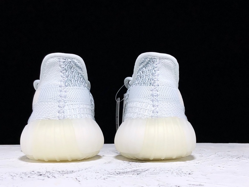 ad*s Y**zy boost 350 v2 cloud white (reflective)