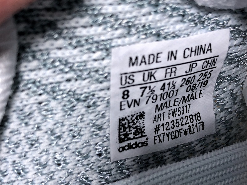 ad*s Y**zy boost 350 v2 cloud white (reflective)