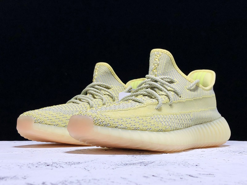 ad*s Y**zy boost 350 v2 antlia (non-reflective)
