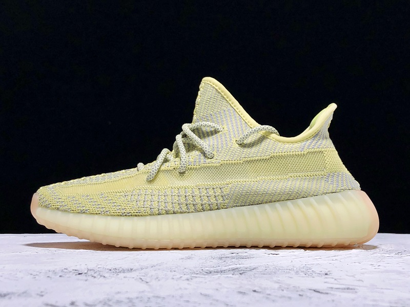 ad*s Y**zy boost 350 v2 antlia (non-reflective)