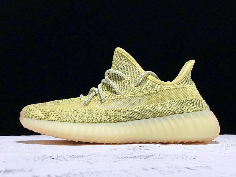 ad*s Y**zy boost 350 v2 antlia (reflective)