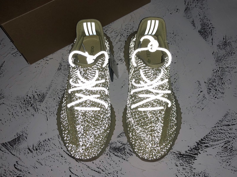 ad*s Y**zy boost 350 v2 antlia (reflective)