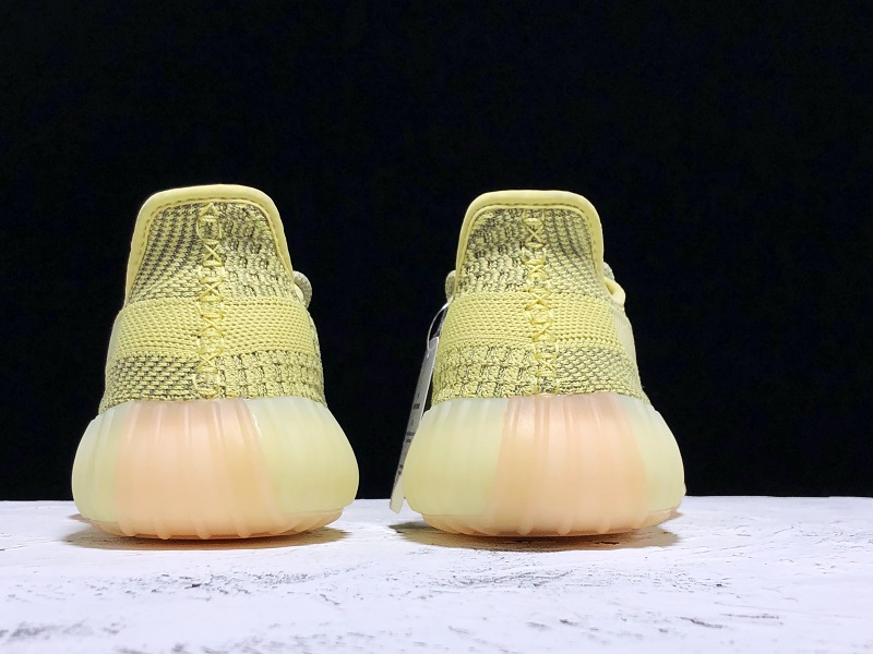 ad*s Y**zy boost 350 v2 antlia (reflective)