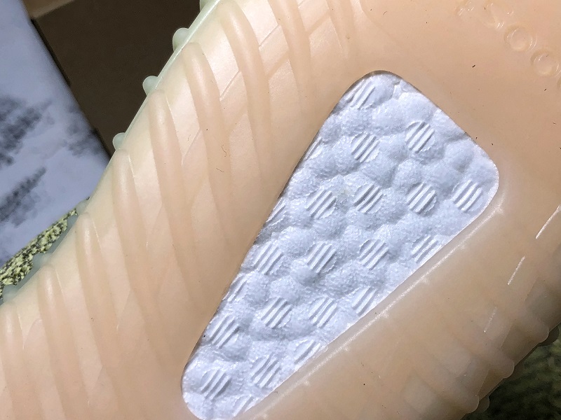 ad*s Y**zy boost 350 v2 antlia (reflective)