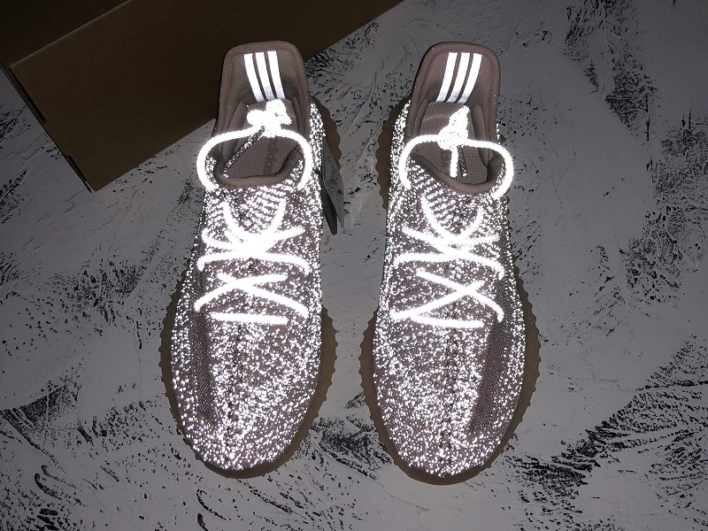 ad*s Y**zy boost 350 v2 synth (reflective)