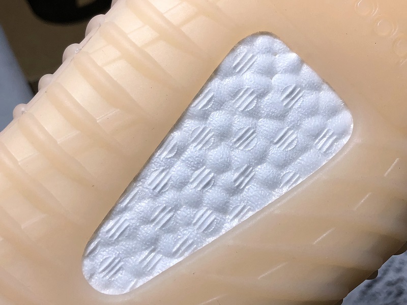 ad*s Y**zy boost 350 v2 synth (non-reflective)