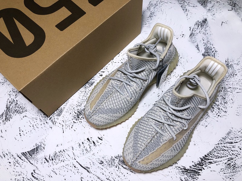 ad*s Y**zy boost 350 v2 lundmark (non reflective)