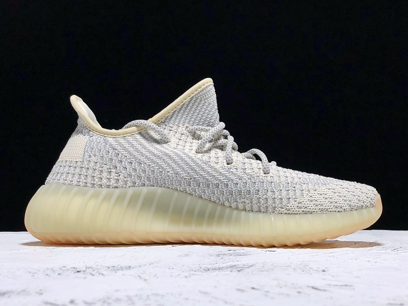 ad*s Y**zy boost 350 v2 lundmark (non reflective)